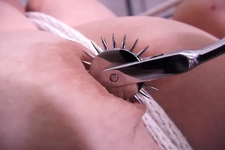 Vollbusige schlampe bekommt eine untersuchung von seinem arzt