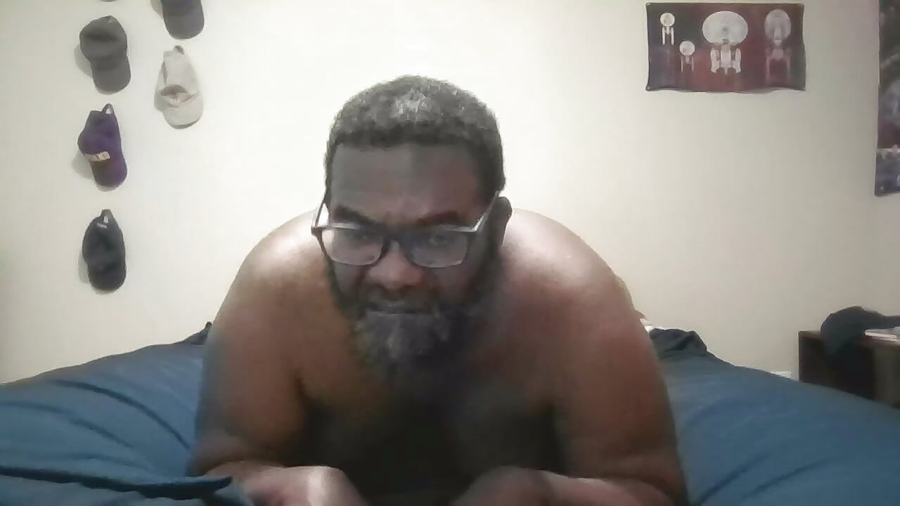 Dry humping fun in bed with my open hole