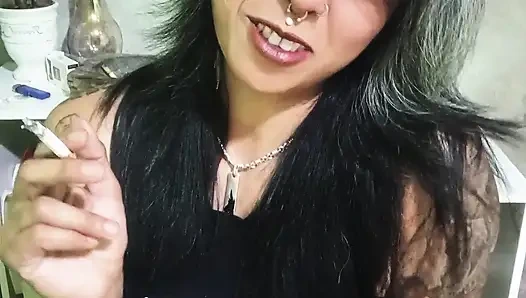 Gel benimle sigara iç