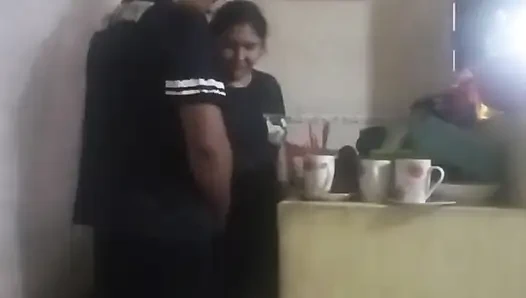 Pembantuku ngentot di dapur (istriku baru ketemu sama kami)