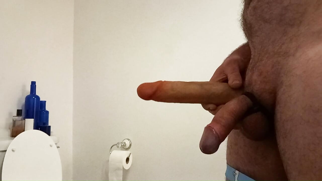 Speedo cum. Rubbing, vibrating, masturbating small penis bulge in speedo, swim trunks, brief. Please humiliate in the comments.