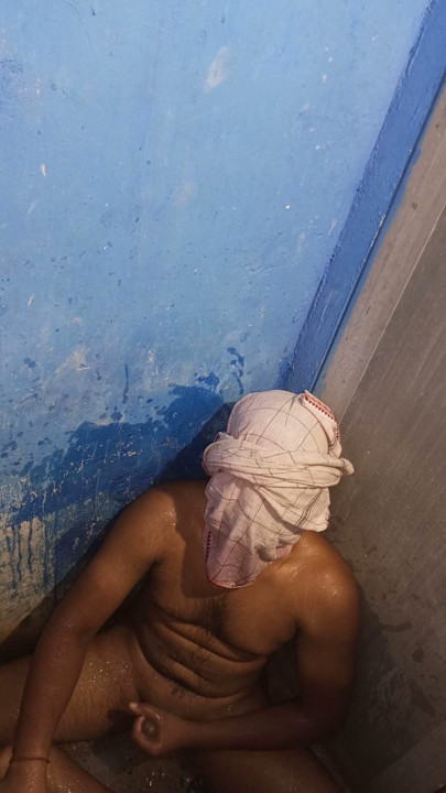 Devar aur bhabhi ne in bathroom pusssy clean | Clip 1