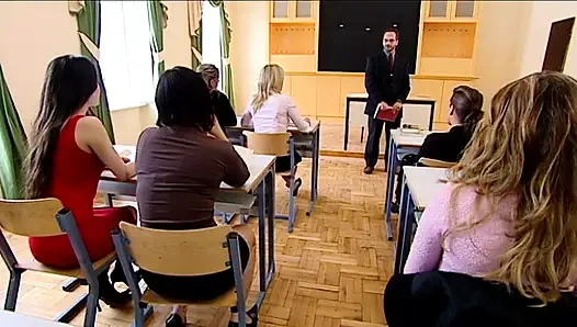 Internatische schlampen wildes gruppenfick-fest