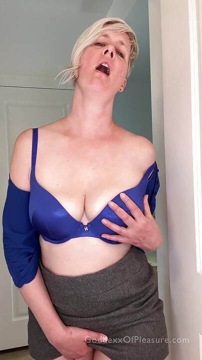 StepMommy Helps Clean My Room - JOI