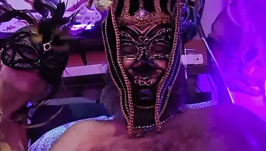 Кто еще любит развлекаться вместе.......