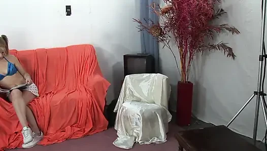 Сладкую тинку вылизал и опустошил киску пожилой мужчина