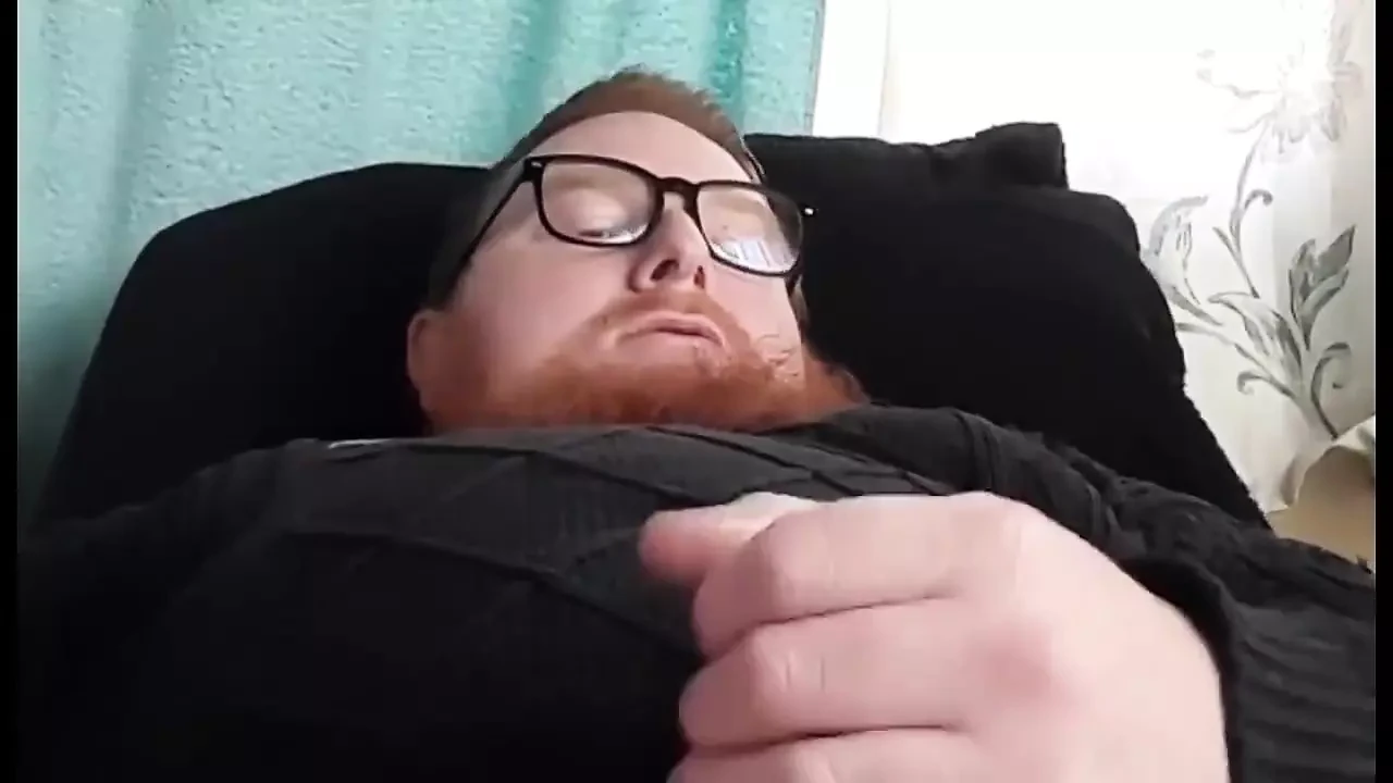 Ele cara que eu faço enquanto gozo muito duro
