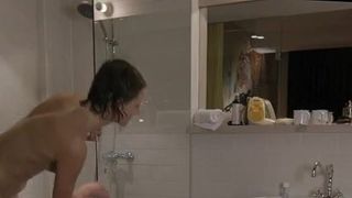 Garota sexy do chuveiro - curta-metragem