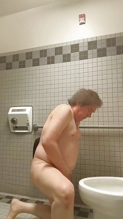 American Nudist: Using a Public Toilet to Freshen up