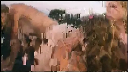 Pantat sempit cewek mungil asia ini dientot pakai dildo ukuran XL