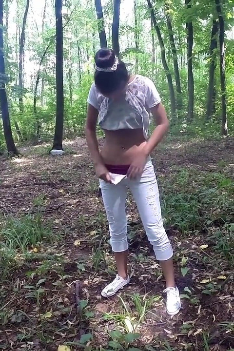 Pee attempts in the forest