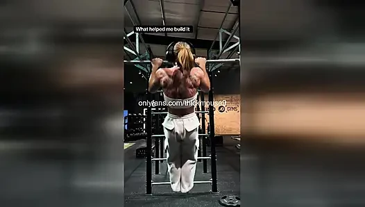 18 yaşındaki bakire kadının götü spor salonu kazası tarafından yırtıldı