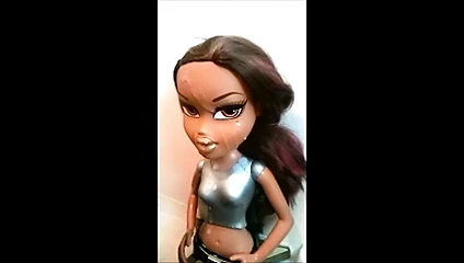 Bratz bebek büyük yüz ağır çekim