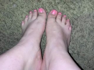 Muy bonito pies corrida en bbw latina sexy toes