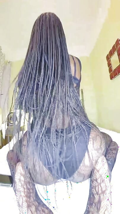 EBONY BBC TRANS SHAKING ASS ON BBC DILDO IN LEAPORD BODYSUIT