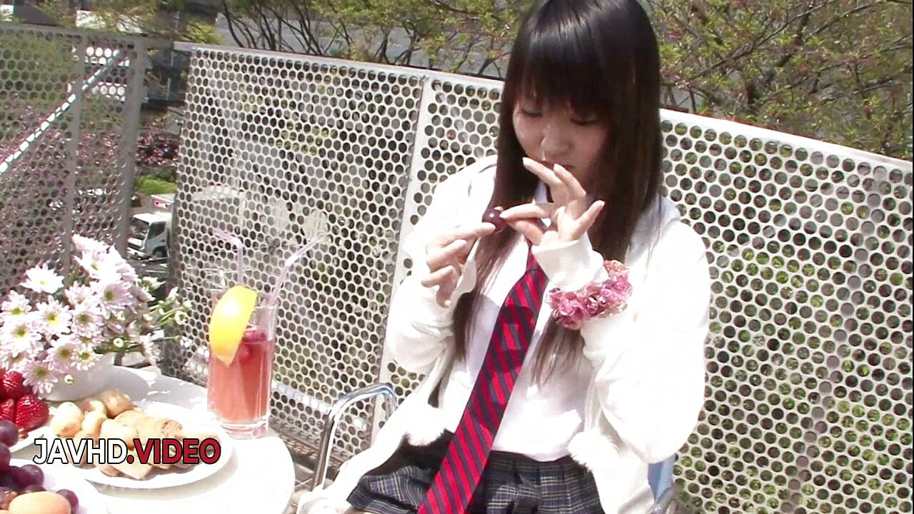 Sensual Asian Teen Ryo Asaka Pleasures Herself in the Shower