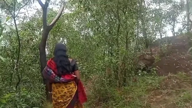 Village Bhabhi Facked by a School Student in forest