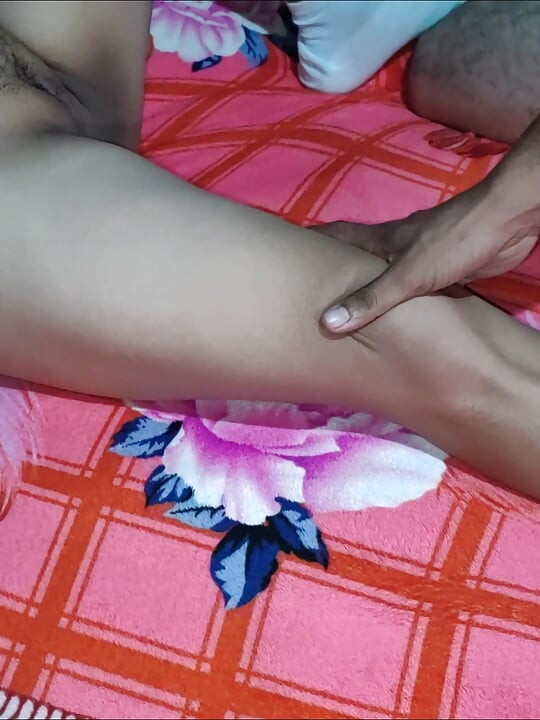 Buka memekku dan ini pertama kalinya aku sama saudara tiri indiaku di video x ini.