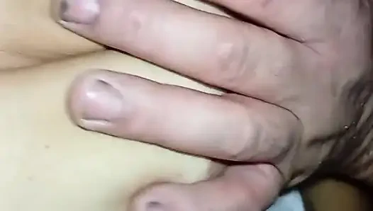 Ejakulation an Den Brüsten