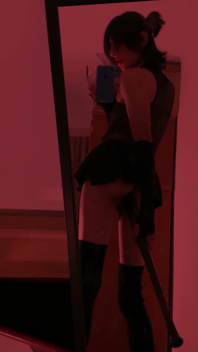 Goth slut loves to break her cunt with big objects | Clip 2