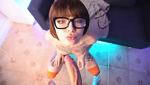 Velma sedang mencari petunjuk dari mana sperma itu berasal