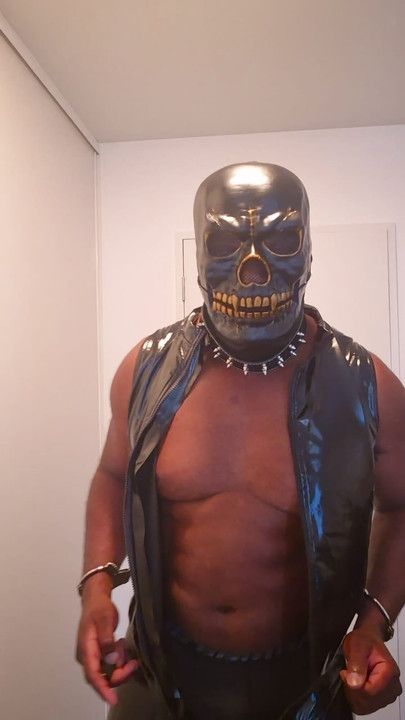 Ne ostavljaj me ovdje.. potpuno sama!!