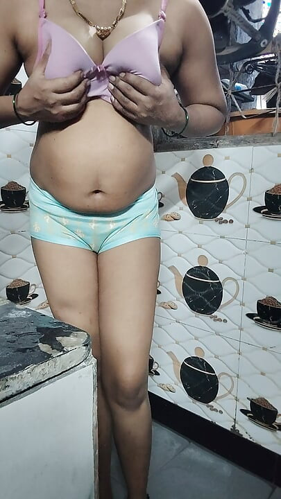 indian girl bathing nude