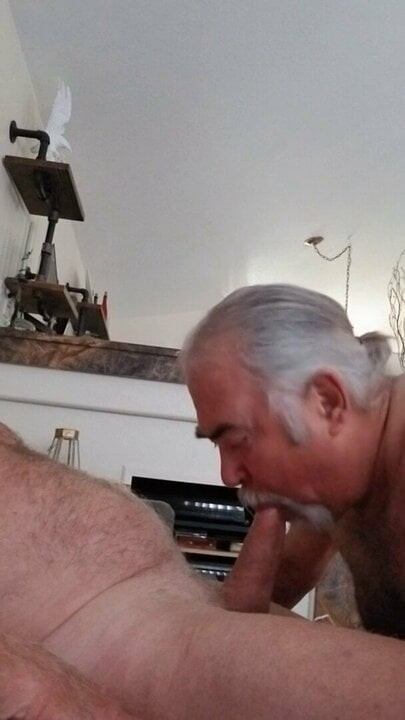 sucking a nice cock