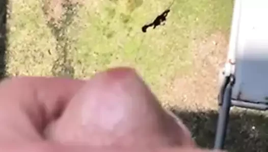 Komşular dışarıdayken arsız masturbasyon!