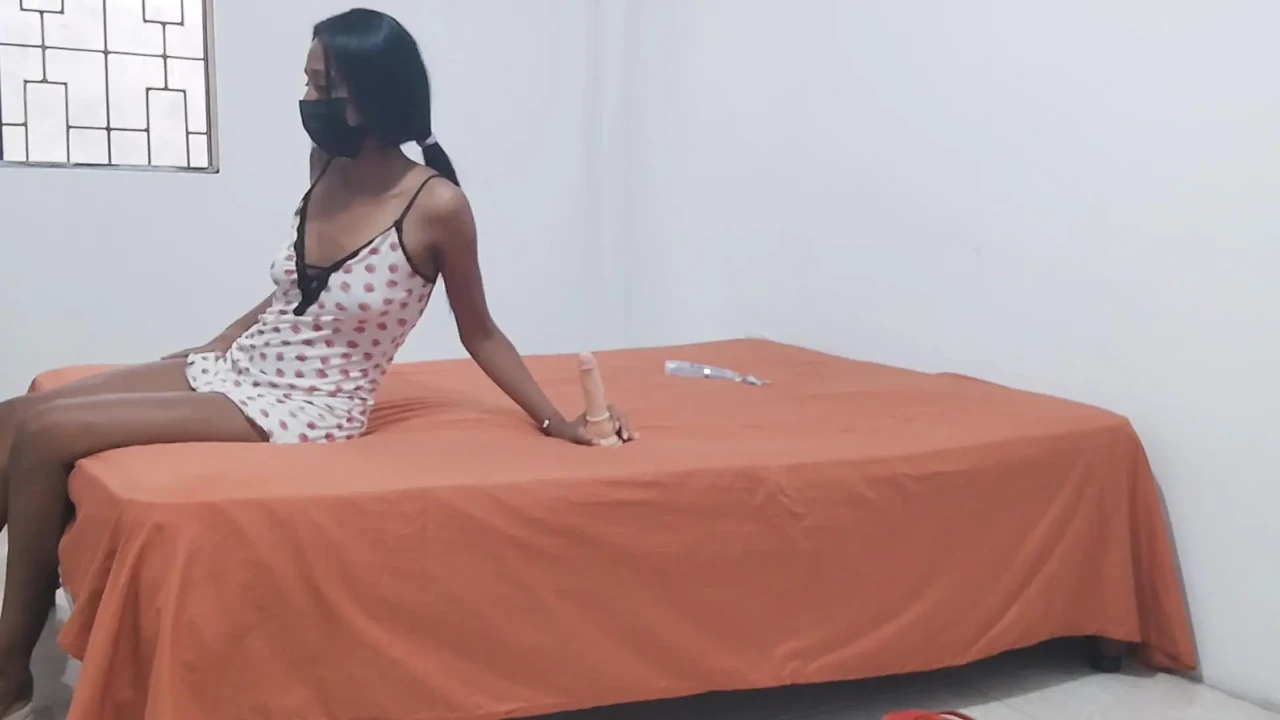 I'M FANTASIZING ABOUT A DILDO AND MASTURBATING LIKE A SLUT IN HEAT