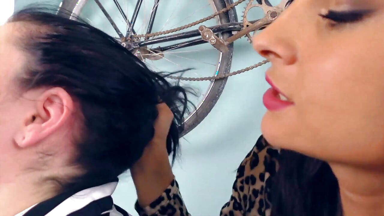 顶级模特艾比猫的耳朵粉碎极端电影