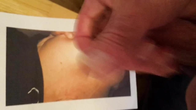 Cumshot on Mandukas huge and heavy saggy boobs