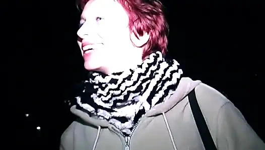 Prolaps Menggoda dengan jari meregangkan lubang basah lebar