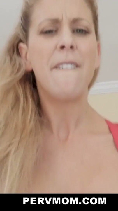 Milf hot cherie deville se llena de leche del hijastro | Clip 1