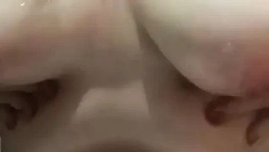 Aku lagi muasin memekku