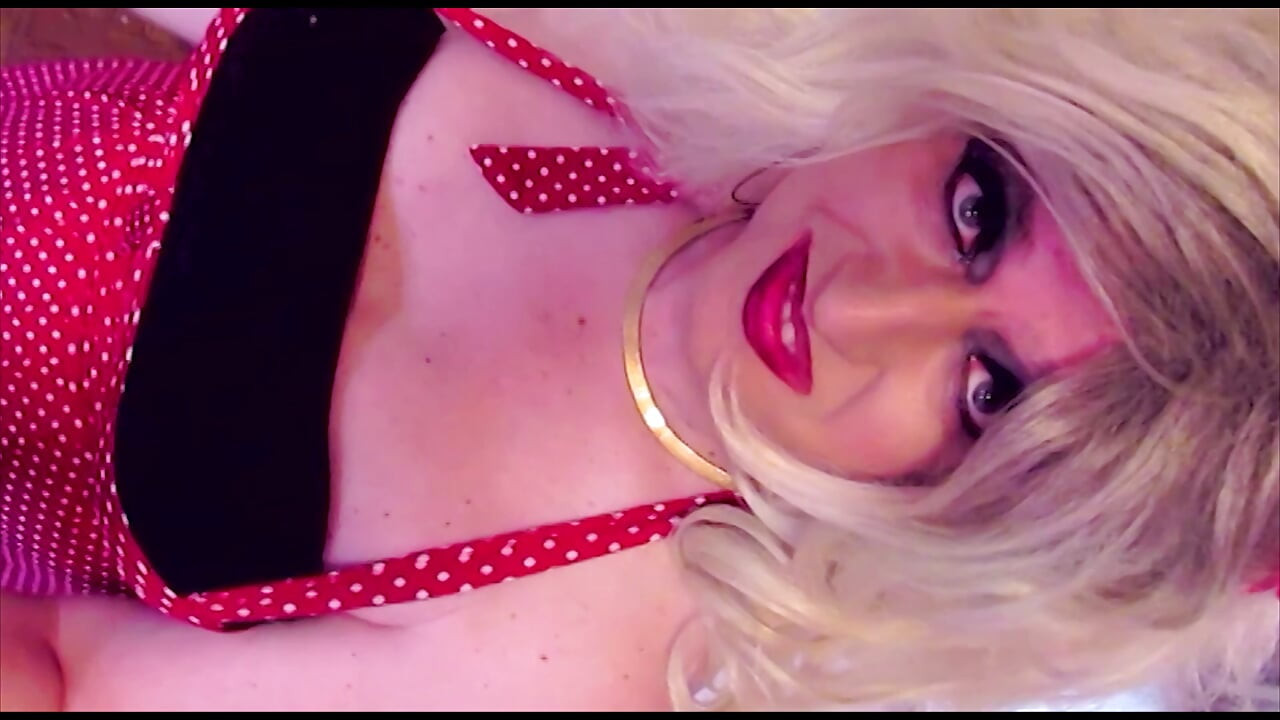 Kellystar518 is a SISSY PORN PRINCESS