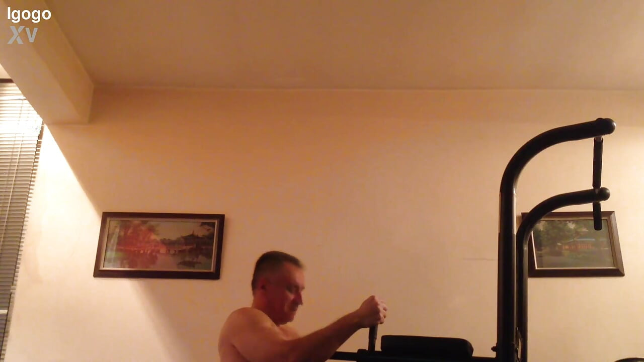 Jebao je na mašini za vežbe