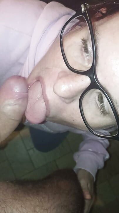 Jade the slut sucks like a slut in the kitchen