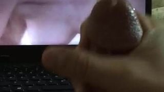 Enorme cumshot op hete porno
