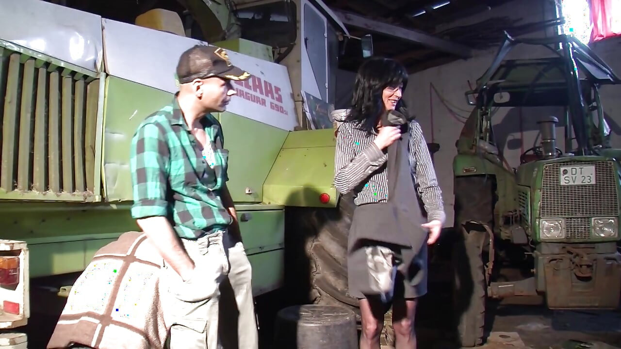 ดูดและเย็ดกับควยสุดฮอตและใหญ่ในโรงรถ