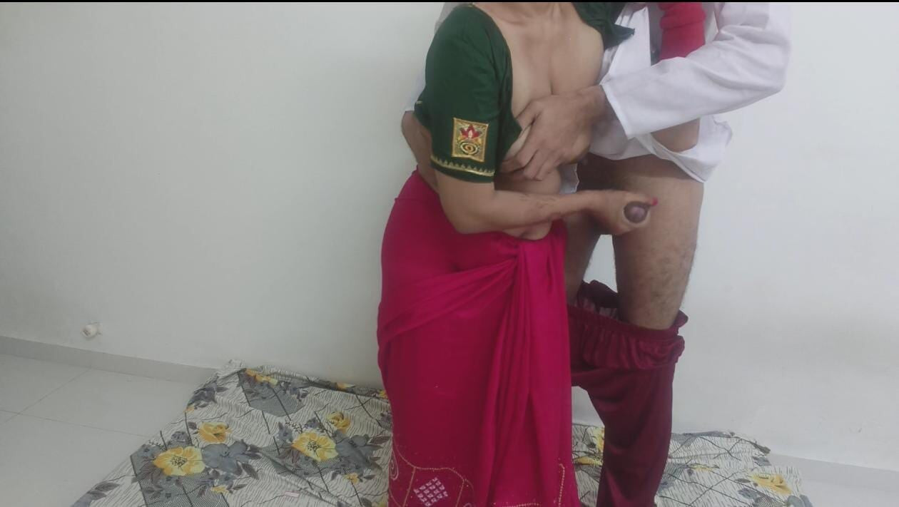 Padosan Bhabhi Ki Mast Chudai Jaldi Mai Gaand Mar De Indian Aunty Ki Standing Position Mai