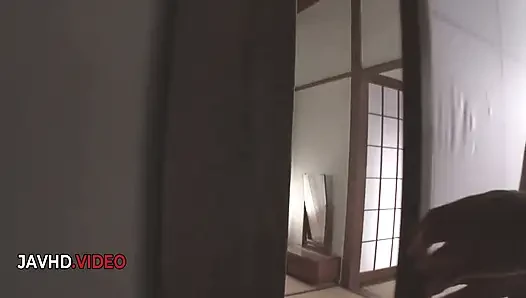 Petualangan yua ariga si cewek amatir jepang yang super hot lagi asik nyepong kontol sampai mengerang keenakan