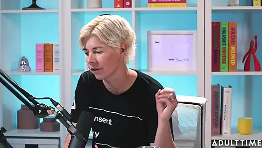Эксгибиционизм, секстинг и развитие Lilly Bell | Время для взрослых, подкаст