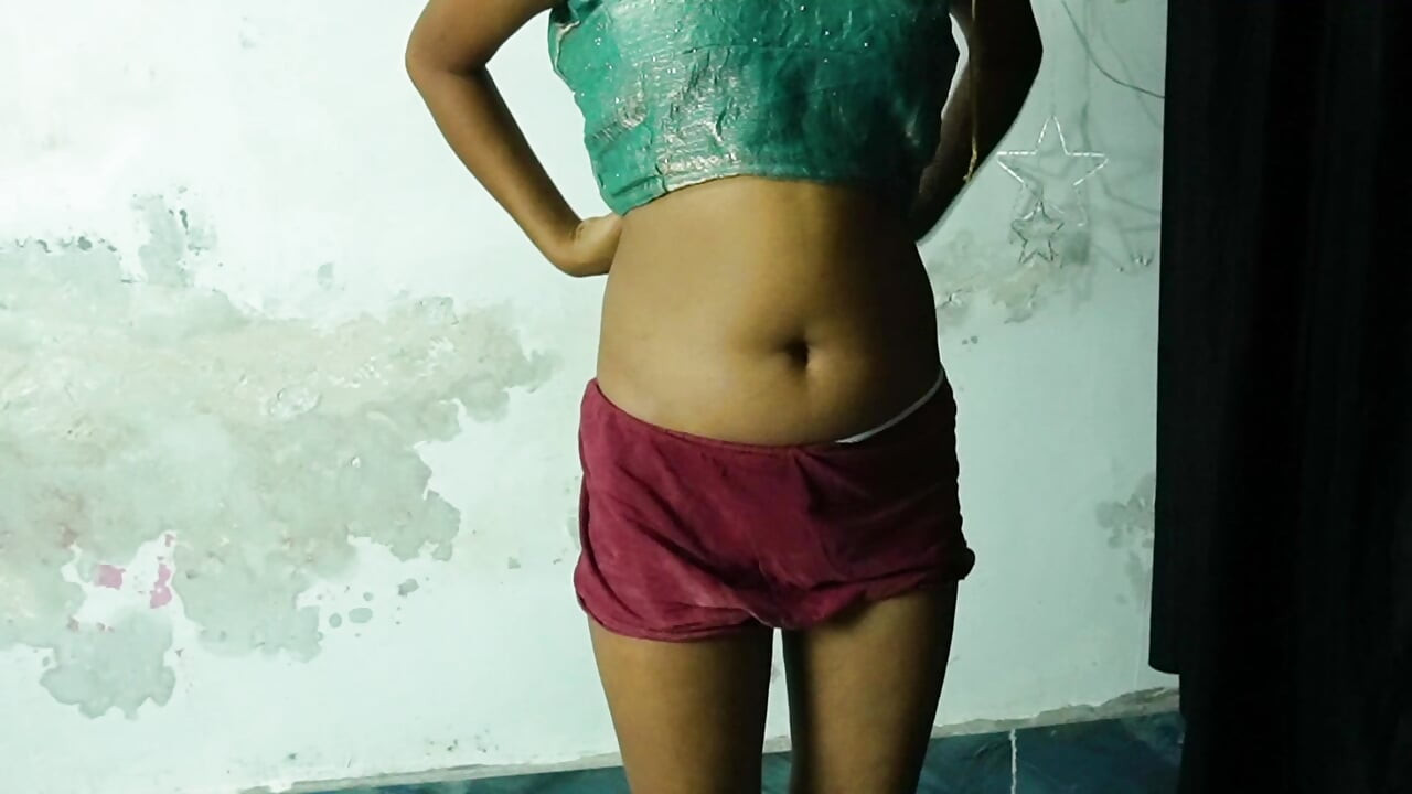Tight Pussy Desi Bhabhi in Saree Fucked Hard by Devar in Hindi Audio