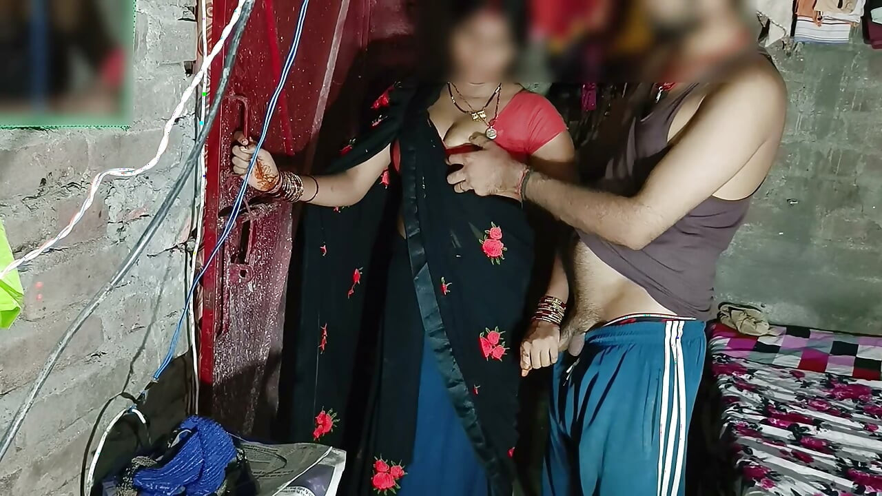 Secret sex in broad daylight, brother-in-law entered the sister-in-law's room and persuaded the sister-in-law to her, then sucked the nipples, choosing the sister-in-law, the sister-in-law landed the muscle and stood up to the doctor.