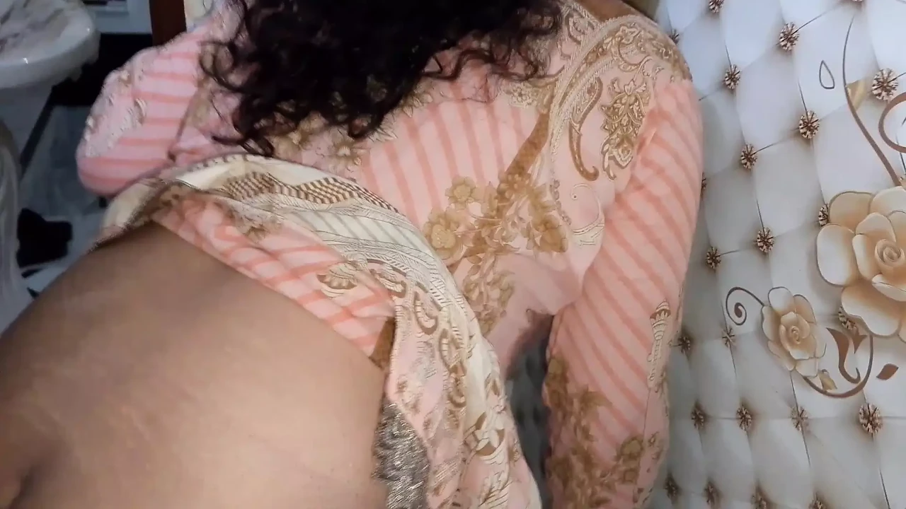 Step mother got in the mood after seeing her stepson's cock in the bathroom