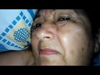 Versaute mexikanische Großmutter