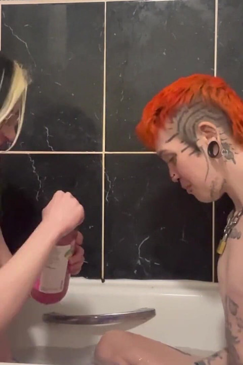 Bath Makeout and Silliness