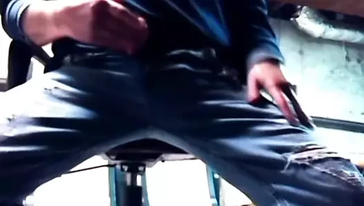 adam izlerken hamster boşalan Sabit