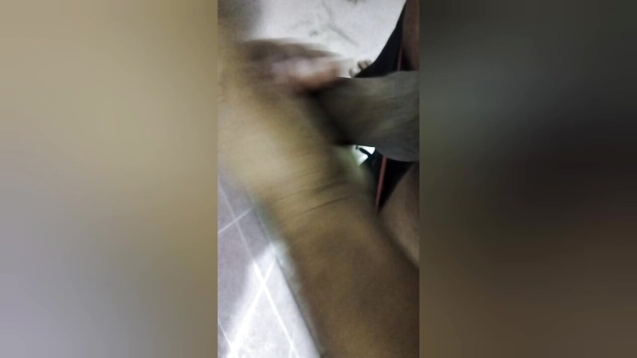 ウォッチメンとセックスするインドの女の子